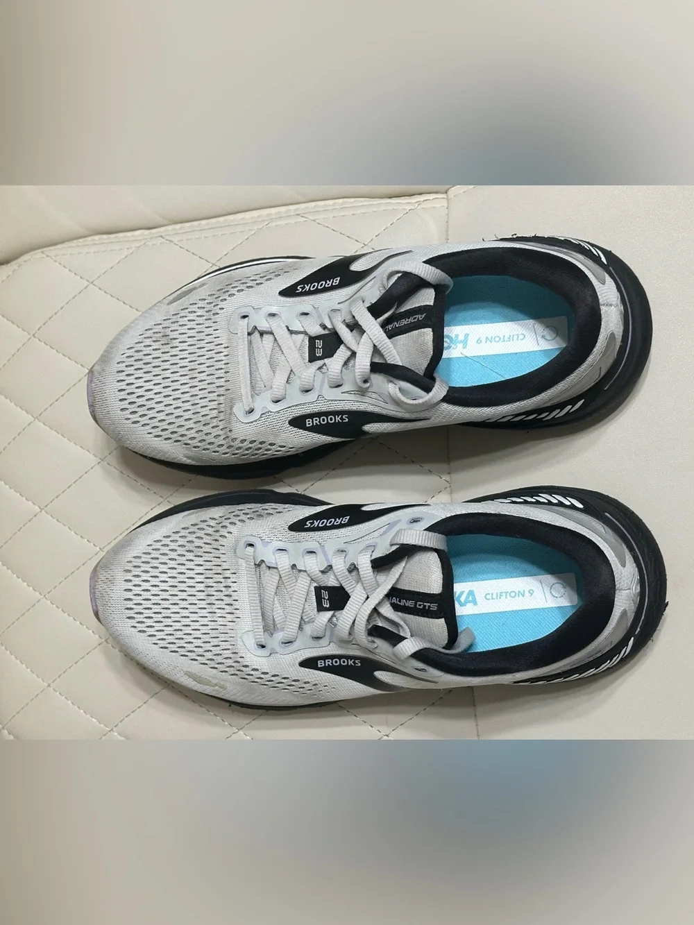 Brooks Adrenaline GTS 23 Wide running shoes size 8.5 wide gray